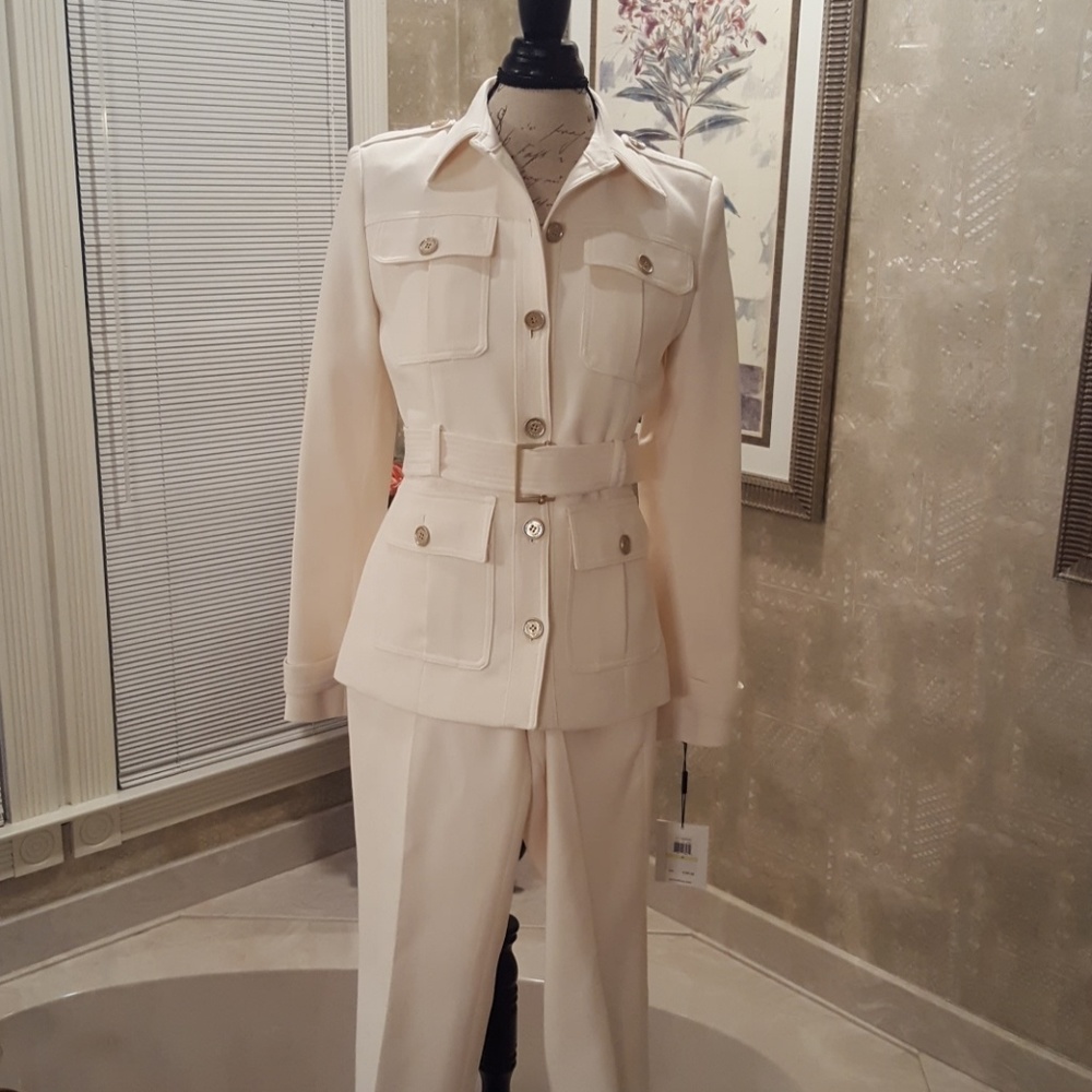 CALVIN KLEIN 2 PIECE WINTER WHITE PANTSUIT